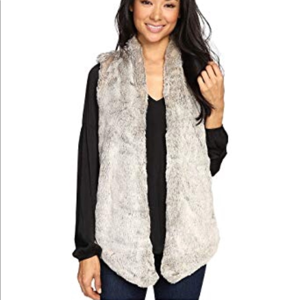 Tart Kya fur vest